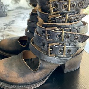 Free bird  booties size 6